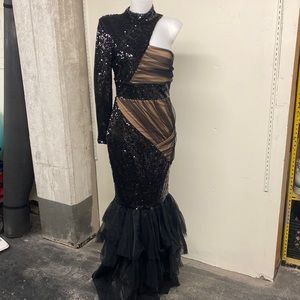 Black elegant sequin formal dress.